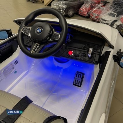 Электромобиль BMW M5 Competition SX2118 белый